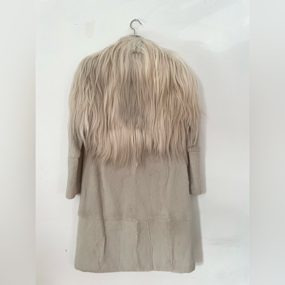 Mason Margiela Pre-Fall 2011 Goat Hair and
Rabbit Fur Coat - Picture 2 of 10